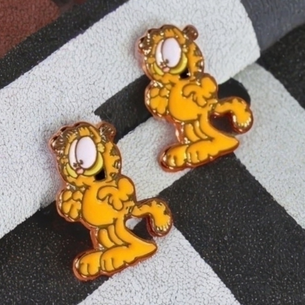 MODCLOTH GARFIELD STUD EARRINGS 1